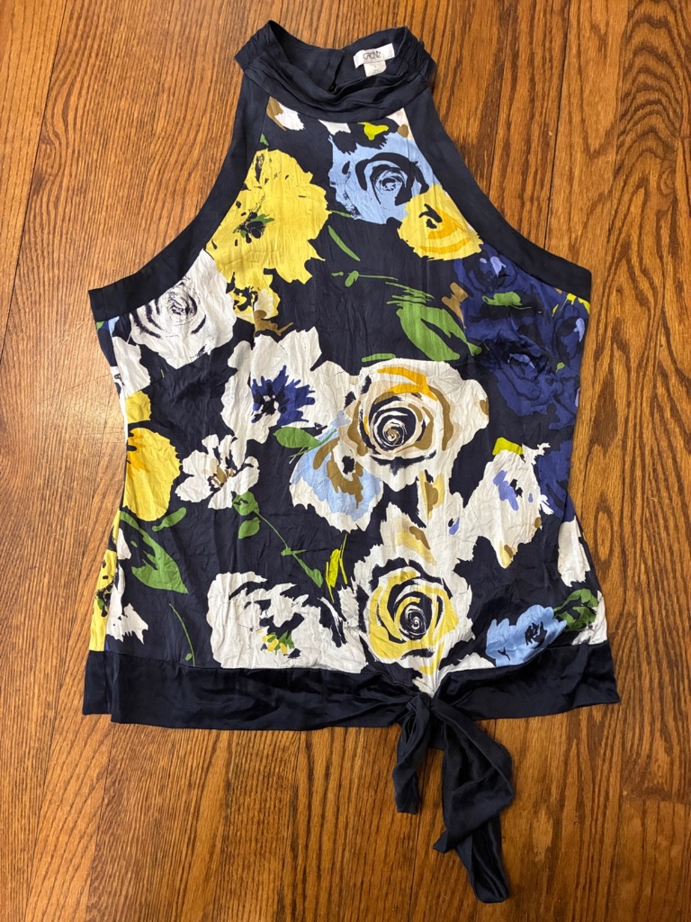 Caché high heck 95% silk floral top size L